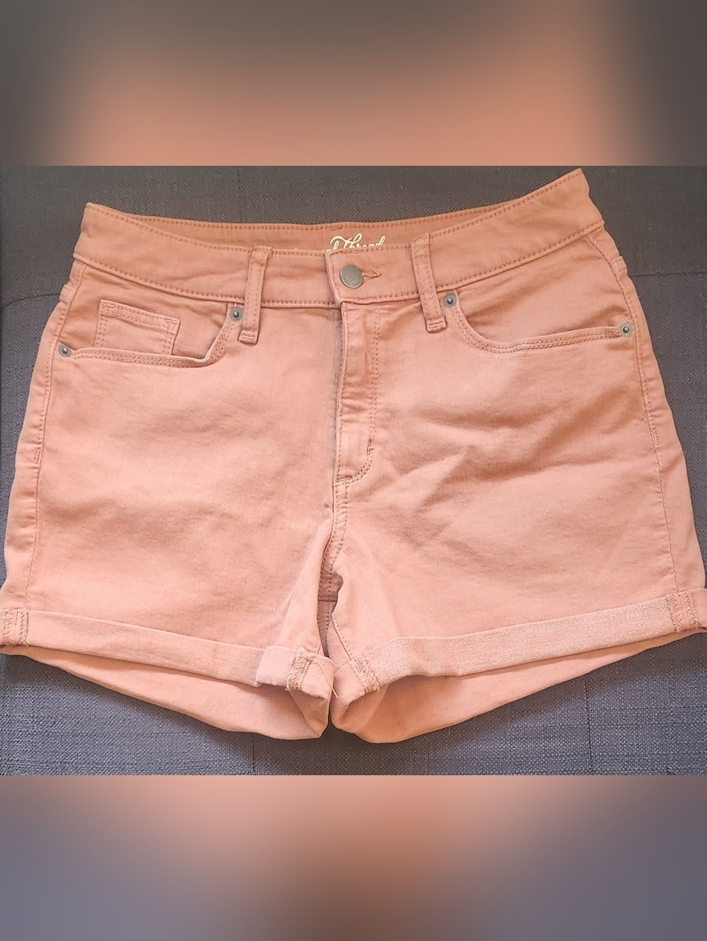 Universal Thread Peach/Coral or Melon-Like High-Rise Rolled Hem Jean Shorts 6/28